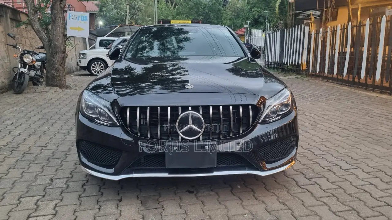 Mercedes-Benz C220 2018 Black
