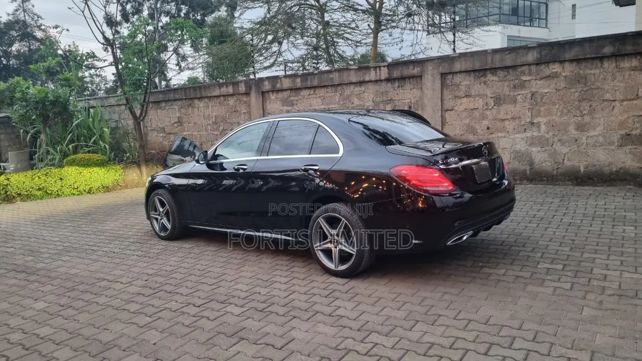 Mercedes-Benz C220 2018 Black