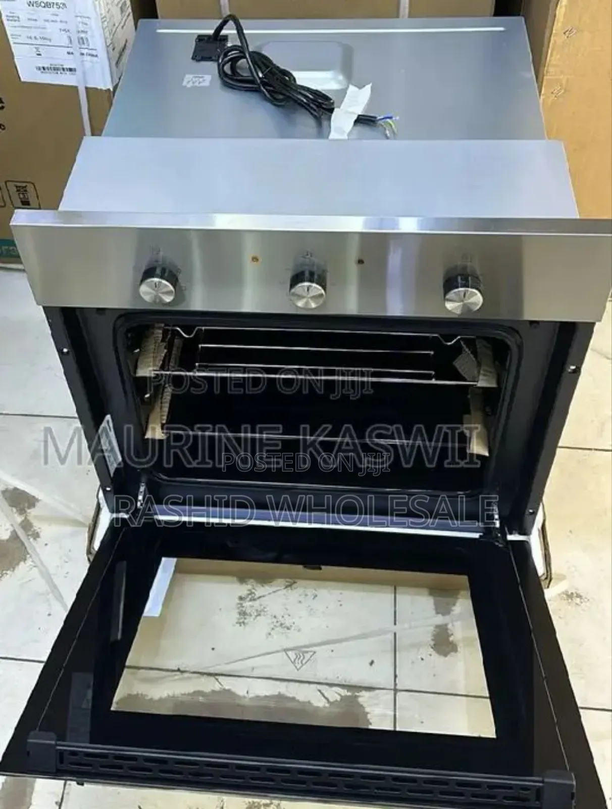 75l Inbuilt Hisense Oven.