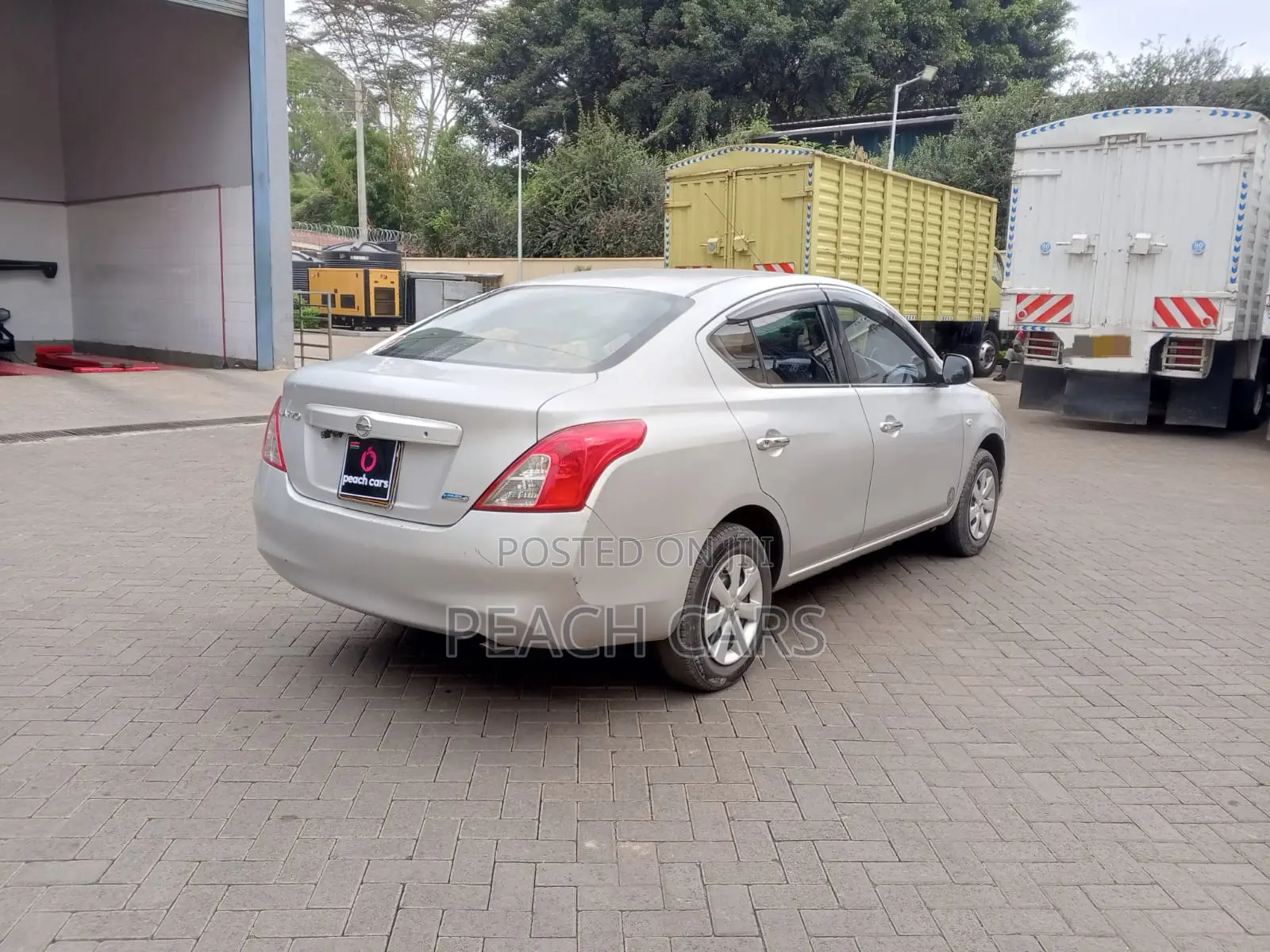 Nissan Latio 1.2 2014 Silver