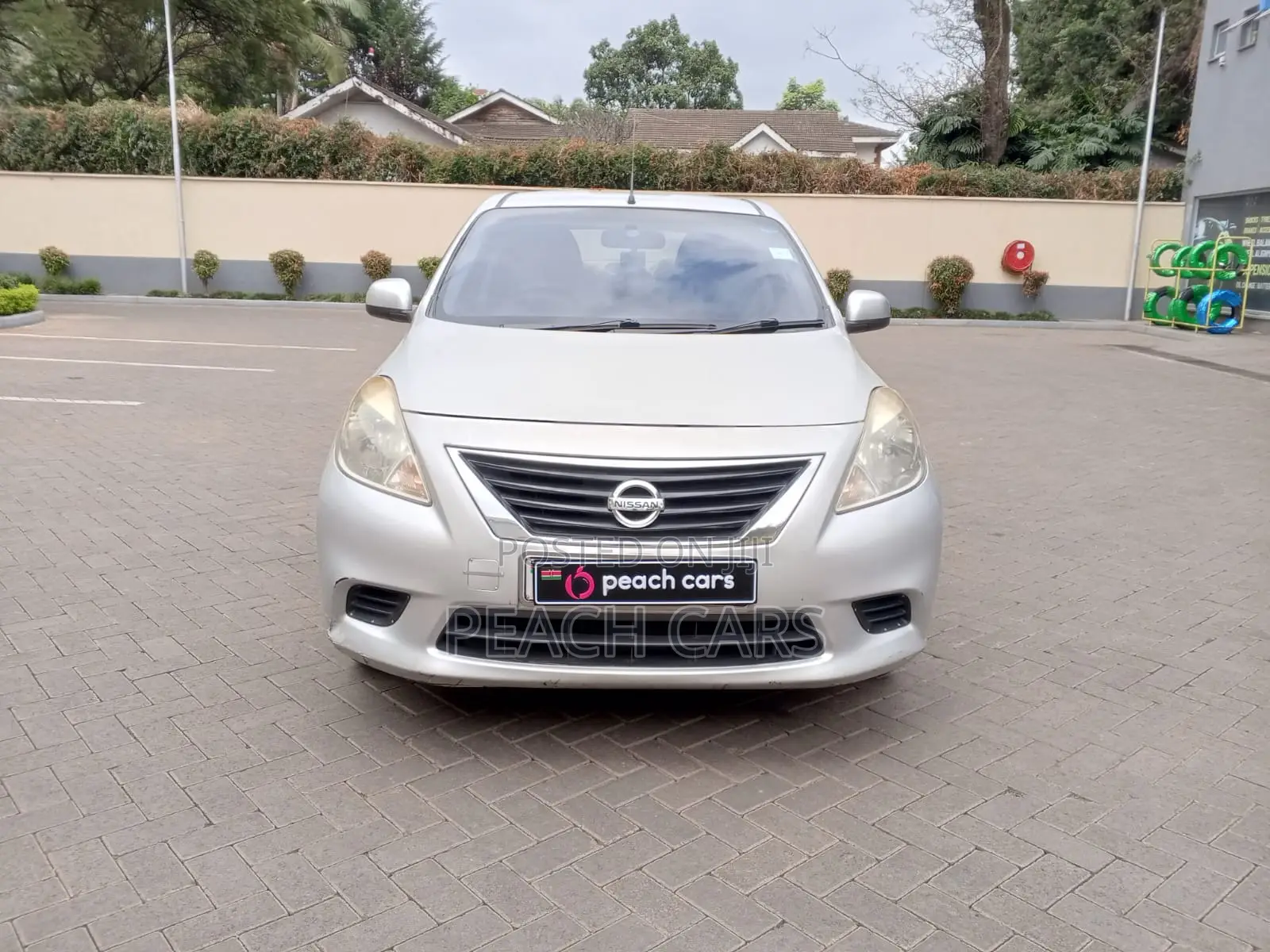 Nissan Latio 1.2 2014 Silver