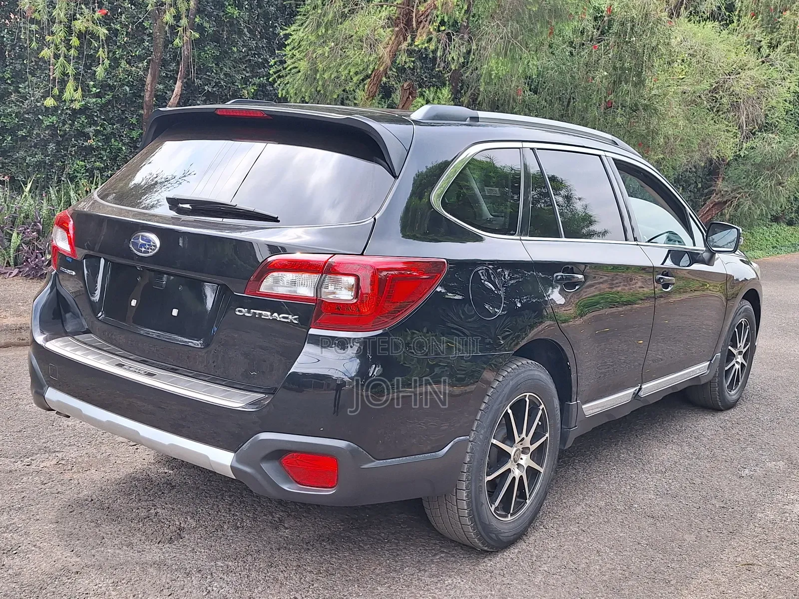 Subaru Outback 2.5i Premium AWD 2016 Matt Black