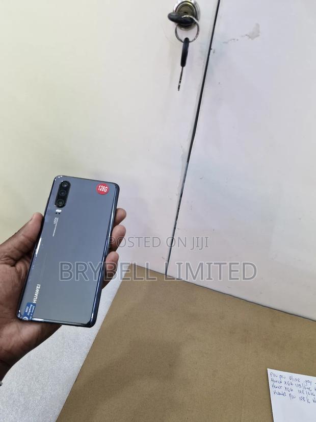 Huawei P30 128 GB Black - main view