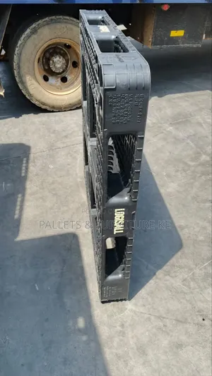 Titan Plastic Pallet