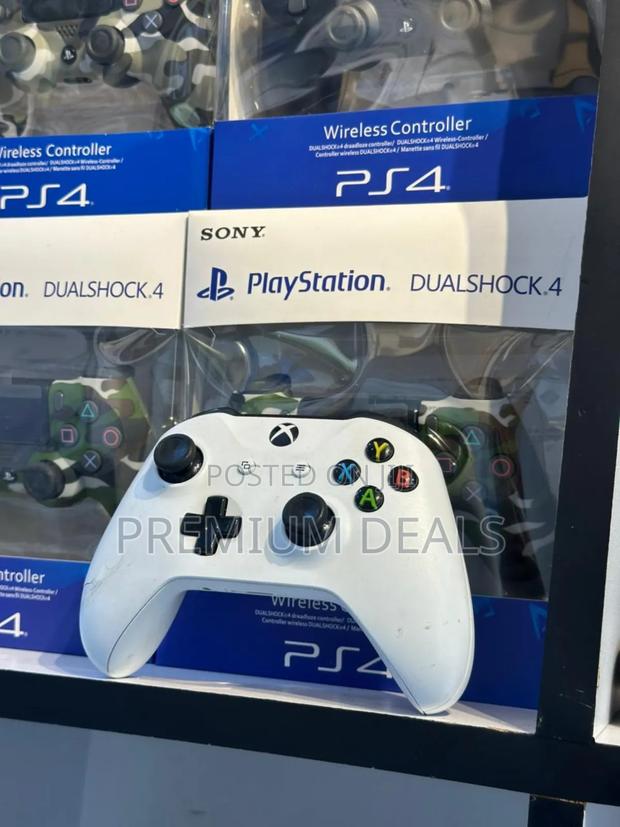 Preowned Series S Controllers Available. - main view