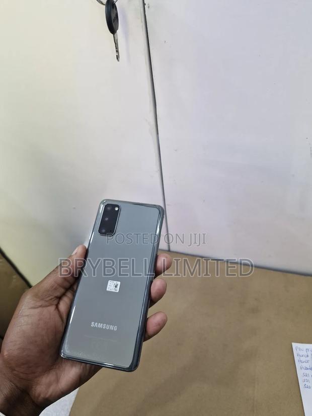 Samsung Galaxy S20 128 GB Black - main view