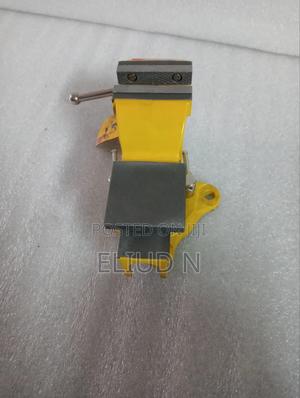 Swival/ Durable Bench Vice Uyusrools 3" - main view