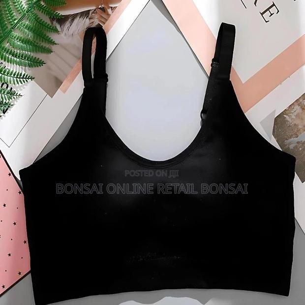 Women’S Seamless Padded Sports Bra Soft, Stretchable Fabric