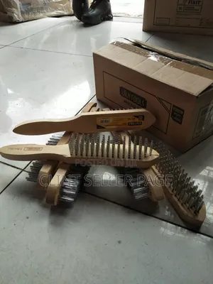 Wire Brush (Hard Handle) Uyustools