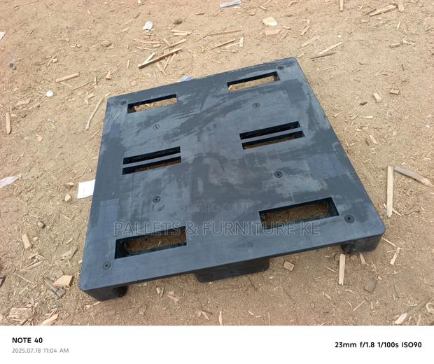 Tough Deck Plastic Pallet - main view