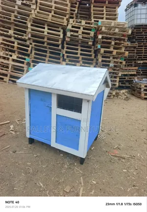 Pallet Puppy House #24