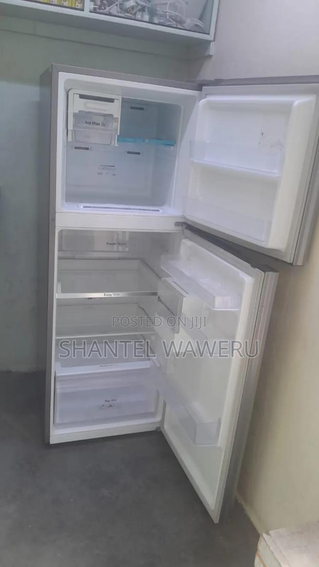Neat Samsung Refrigerator Double Door Fridge - thumbnail 3