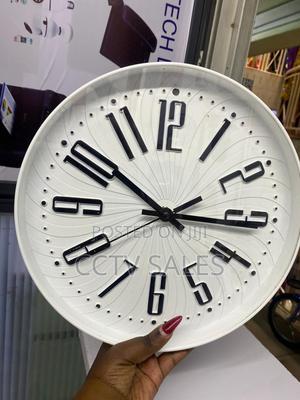 Highly Designed Wall Clock With Pinhole Spy Camera - thumbnail 2