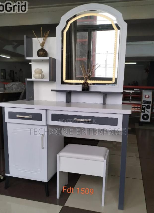 Unique Executive Big Dressing Table With Sliding Mirror 
