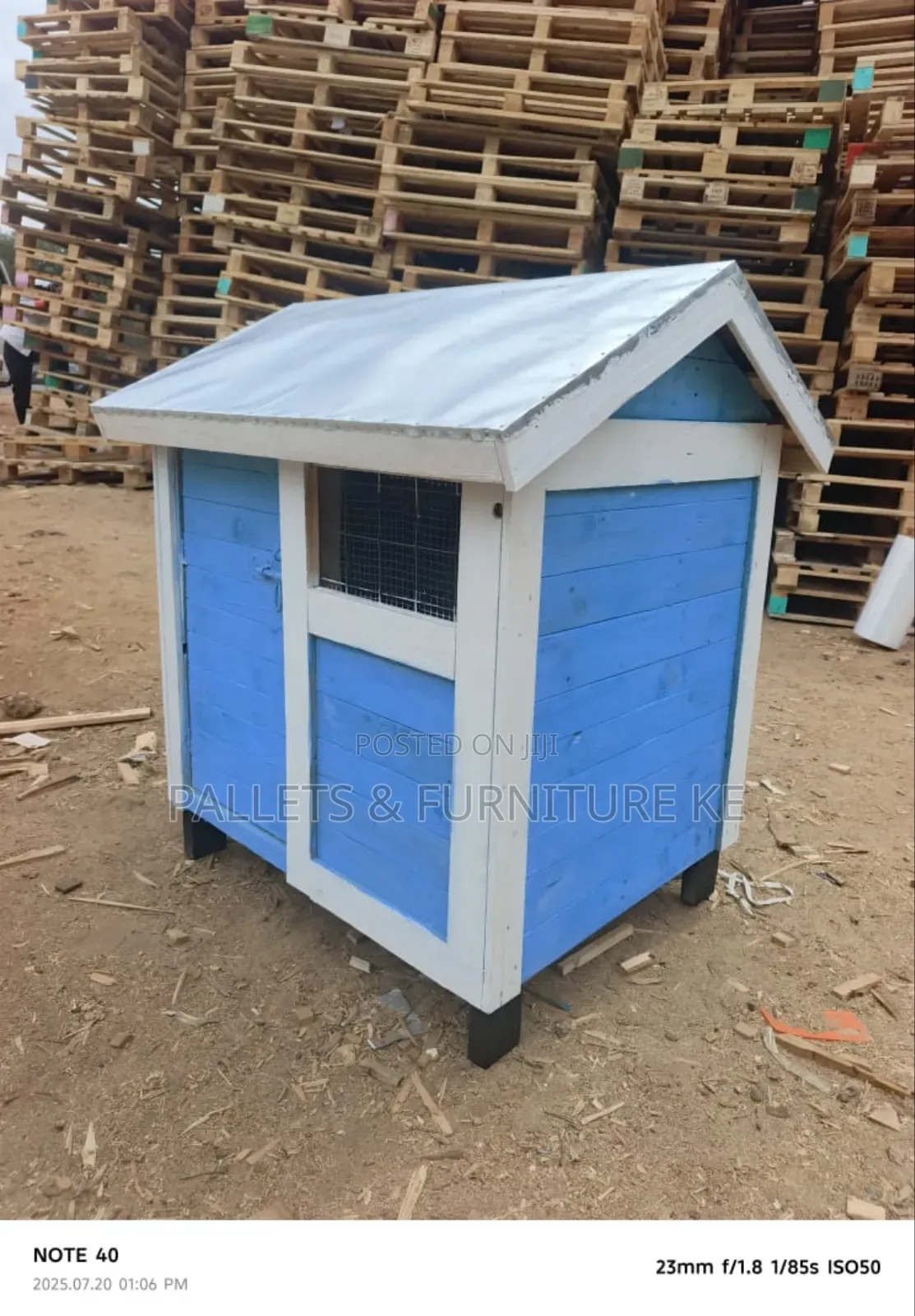 The Cozy Log Kennel