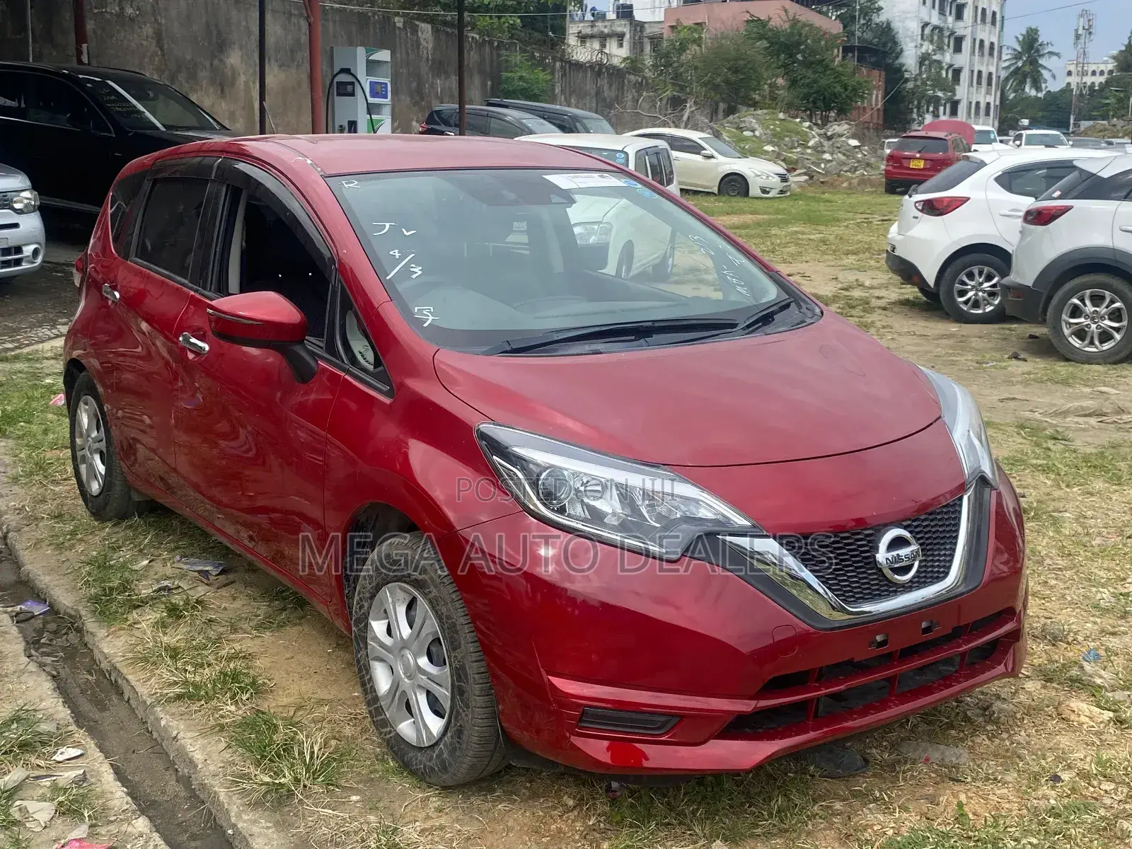 Nissan Note 2018 Red