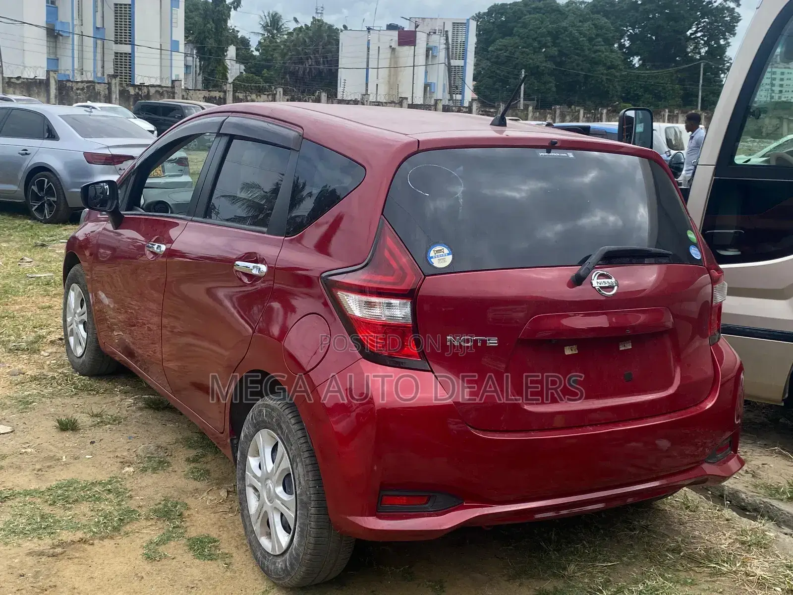 Nissan Note 2018 Red