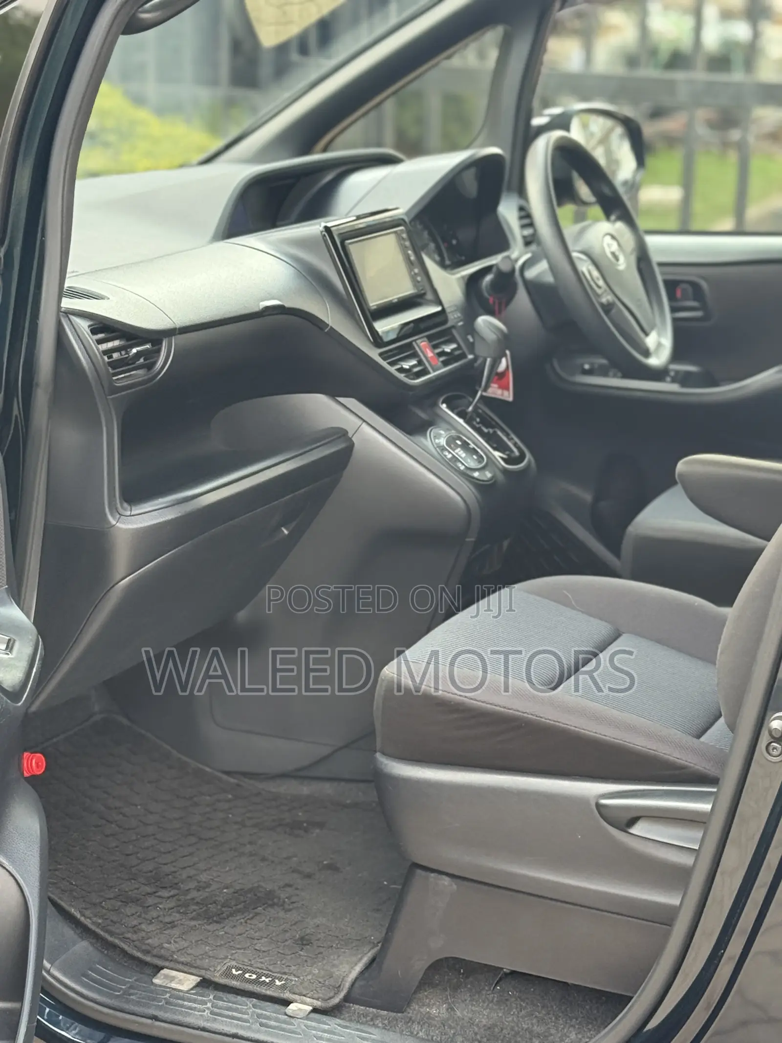 Toyota Voxy 2018 Blue