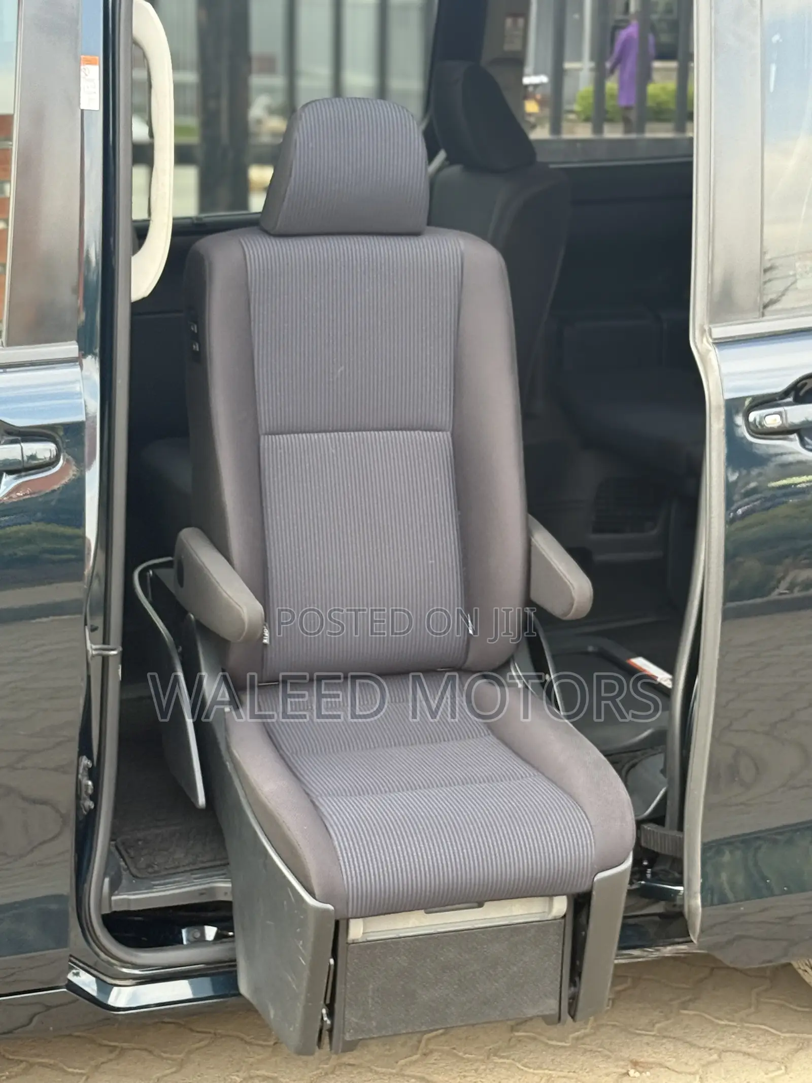 Toyota Voxy 2018 Blue