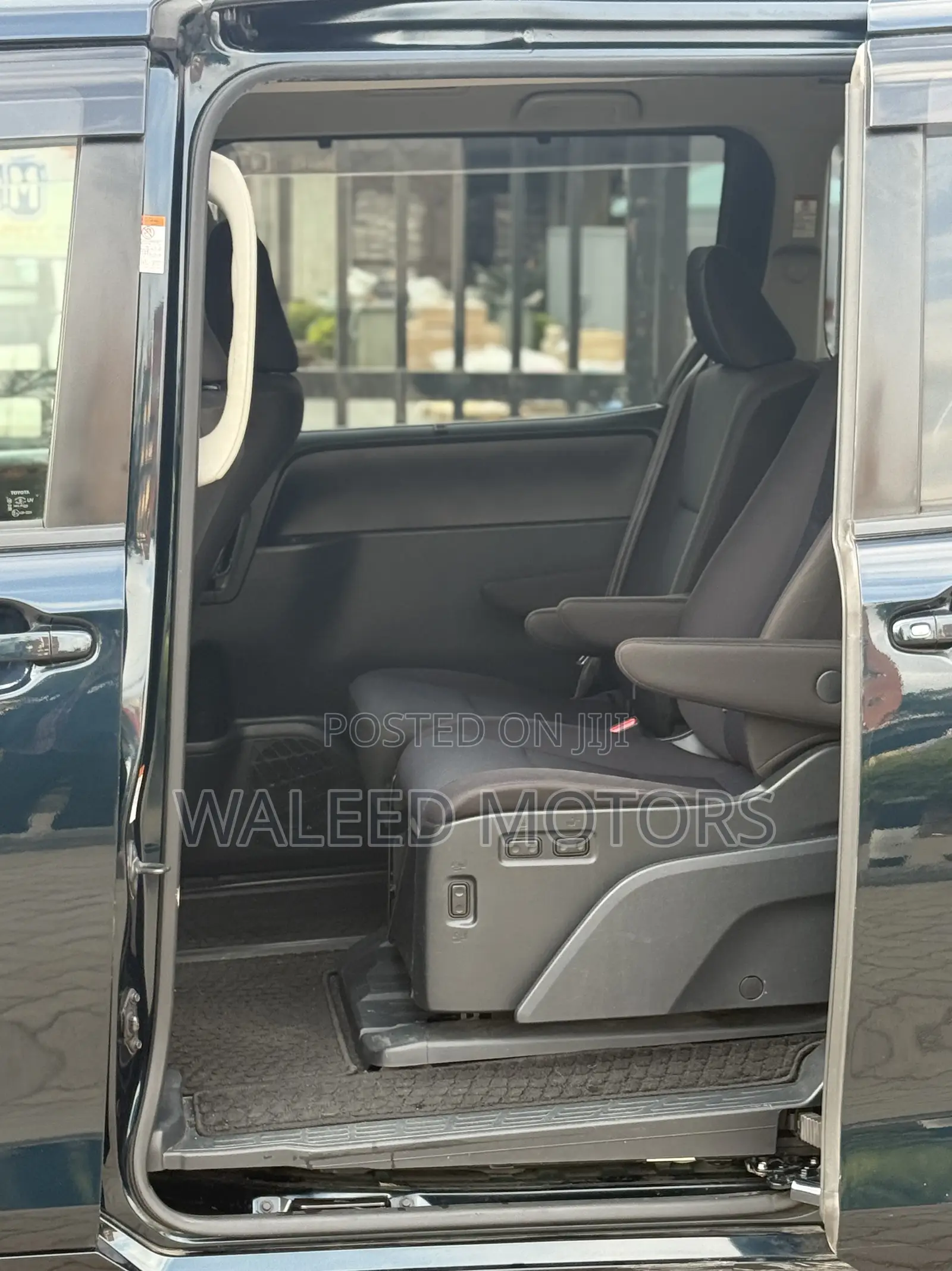 Toyota Voxy 2018 Blue
