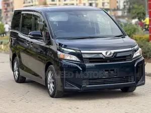 Toyota Voxy 2018 Blue