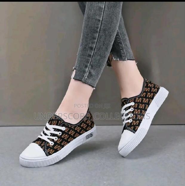 Cute and Comfy Sneaker Shoes - thumbnail 2
