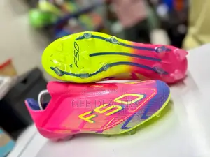 Laceless Soccer Boots, F50 Football Cleats