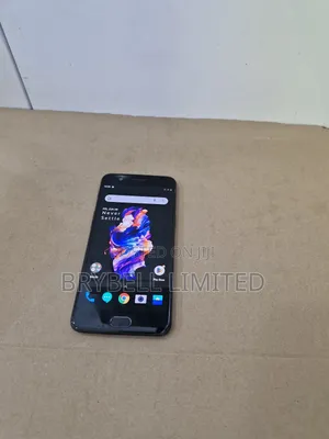 OnePlus 5 64 GB Black