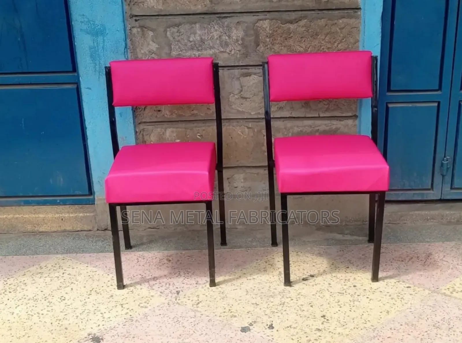 Salon Waiting Chair, Pink Colour.