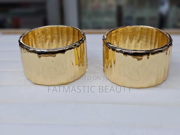 Circular Bangle - main view