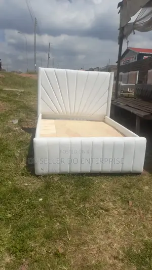 Bed Chester Line White 5*6