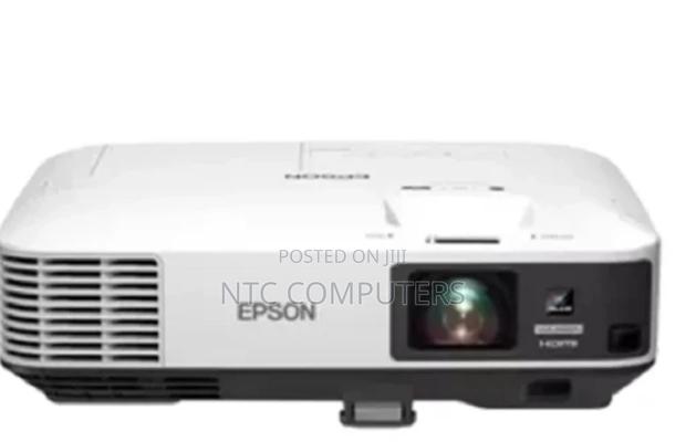 Epson Eb-2250u Projector,3lcd Technology,5000 Lumen,Wuxga - main view