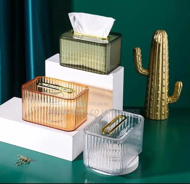 Acrylic Table Tissue/Saviette Box - main view