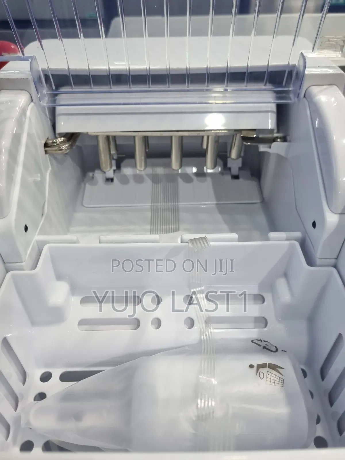 Hisense Ice Maker (12kg) Icm1244
