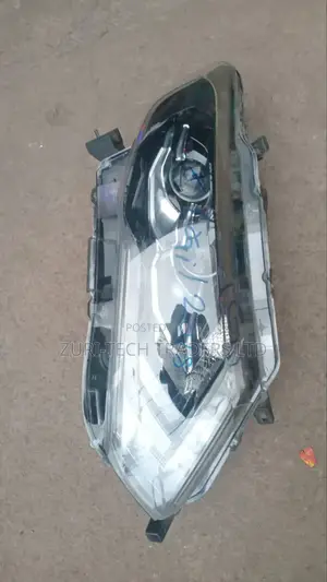 Nissan Xtrail  Nt32 Headlights