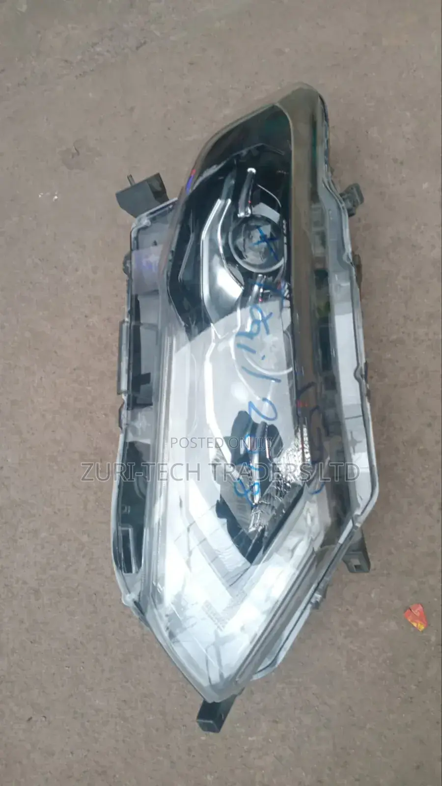 Nissan Xtrail  Nt32 Headlights