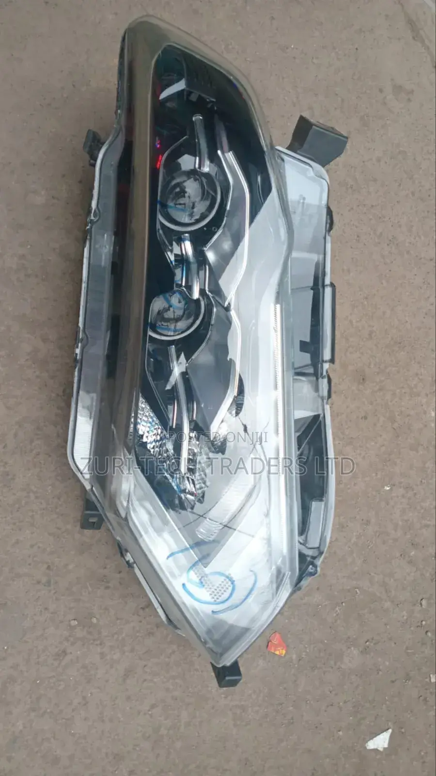 Nissan Xtrail  Nt32 Headlights