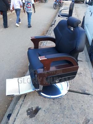 Executive Barber Chair Styling - thumbnail 2