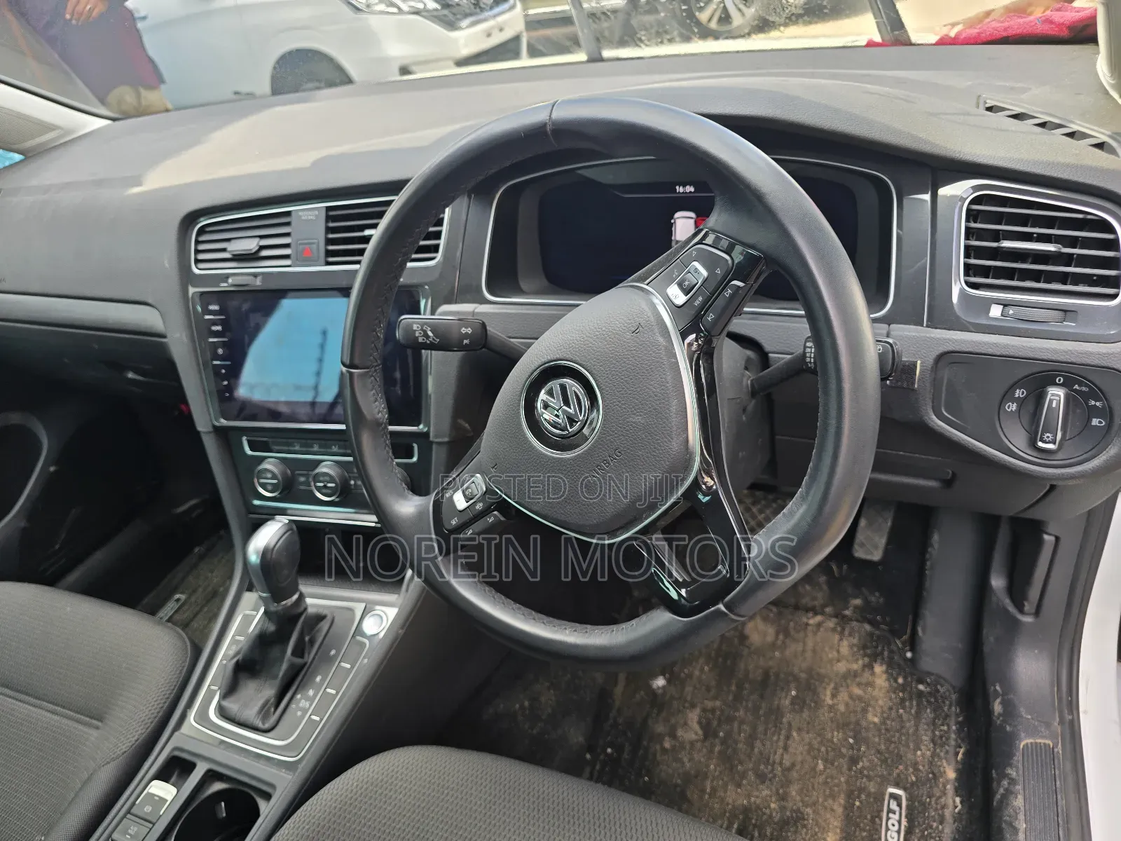 Volkswagen Golf 2019 White