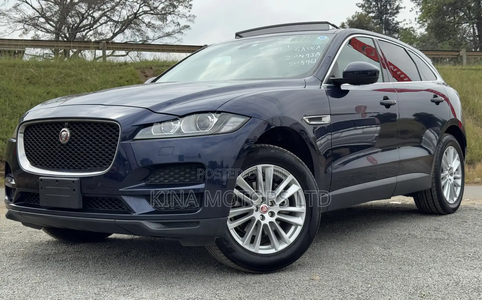 Jaguar F-Pace 2018 Blue