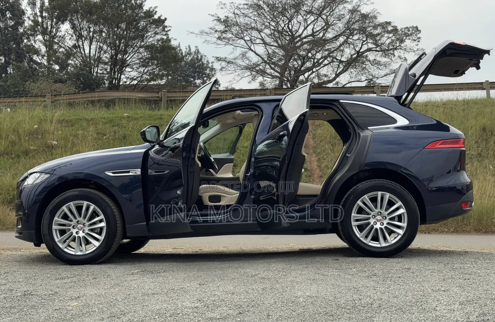 Jaguar F-Pace 2018 Blue