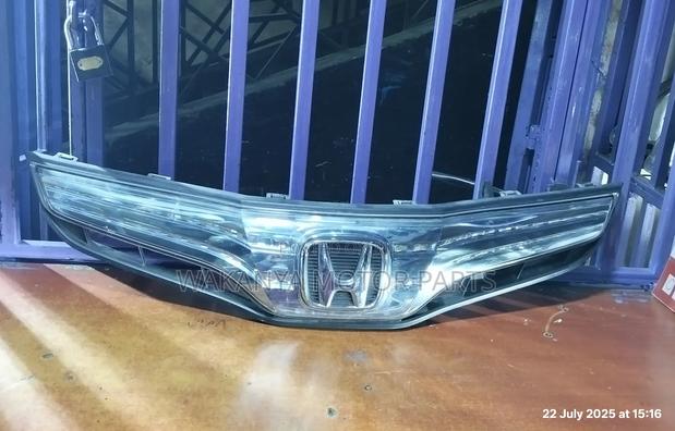 Honda Fit Model 2010/2013 Grille, Clean Ex Japan