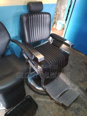 Executive Barber Chairs - thumbnail 2