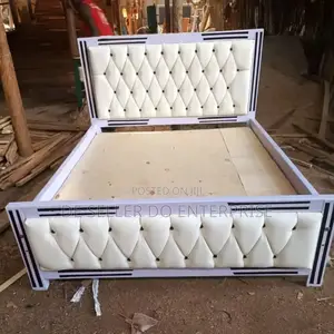 Mocket Bed 5*6 Turfted Bed