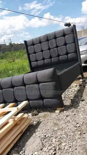 Black Chester Bed Chester Field 5*6
