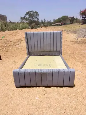 Gray Chester Bed Gray Line