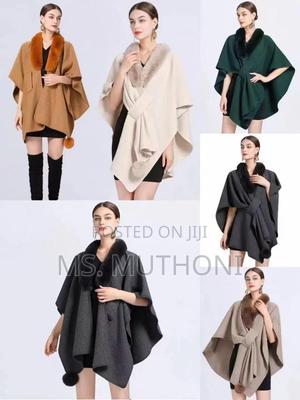 Warm Statement Cashmere Poncho - thumbnail 2