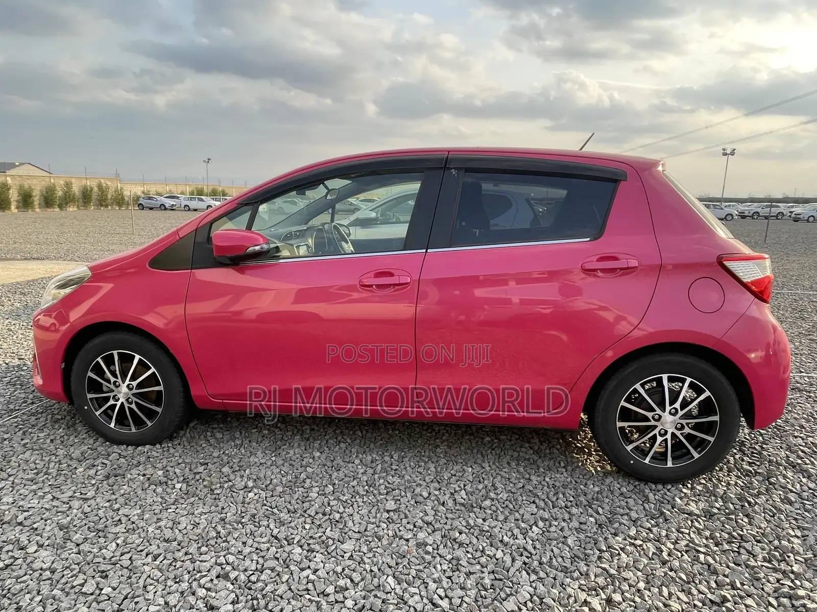 Toyota Vitz 1.3 FWD 5dr 2017 Pink