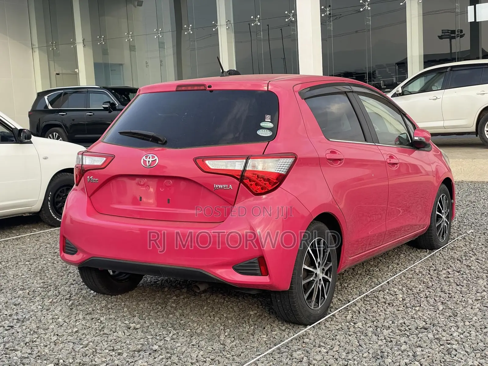 Toyota Vitz 1.3 FWD 5dr 2017 Pink