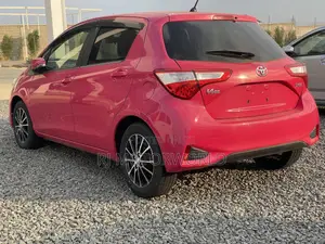 Toyota Vitz 1.3 FWD 5dr 2017 Pink